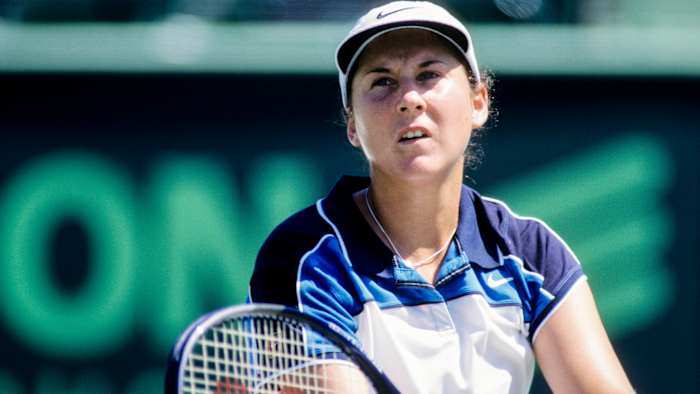 TO; Monica Seles prepares to serve the ball at the 2000 Lipton Tennis Championships.